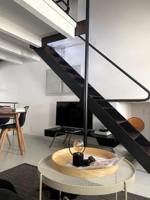 La Bulle - Parking Gratuit En Souterrain - 2 Mins Du Palais Des Papes - Clim Ac - Wifi Apartment Avignon Exterior photo