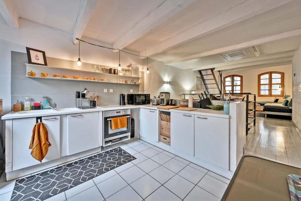 La Bulle - Parking Gratuit En Souterrain - 2 Mins Du Palais Des Papes - Clim Ac - Wifi Apartment Avignon Exterior photo